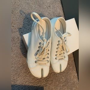 MAISON MARGIELA Tabi logo canvas low-top sneakers